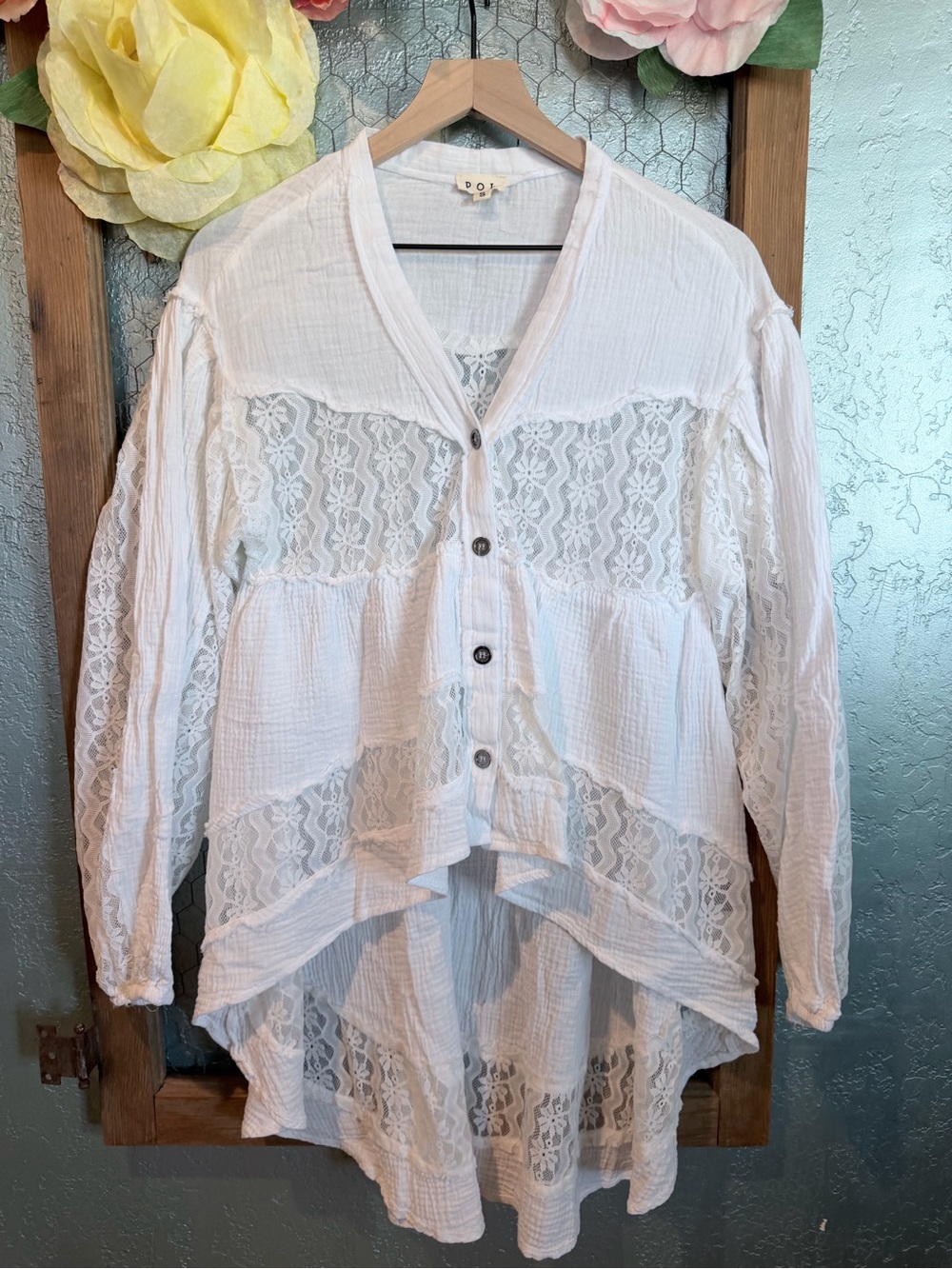 POL Walk In The Clouds White Lace Panel Boho Blouse - Picture 6 of 10